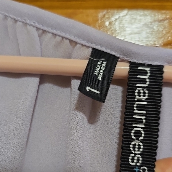 Maurices Purple Sleeveless Blouse with V-Neck size 1 - Picture 2 of 3